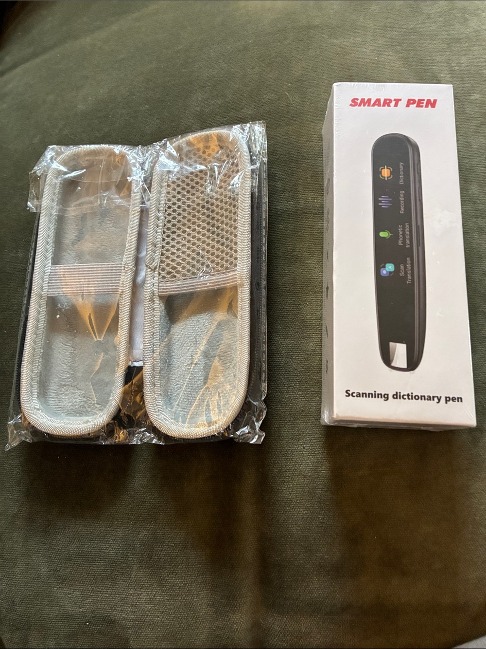 Smart Pen Scanning Dictionary with Gray and Black Carry Pouch